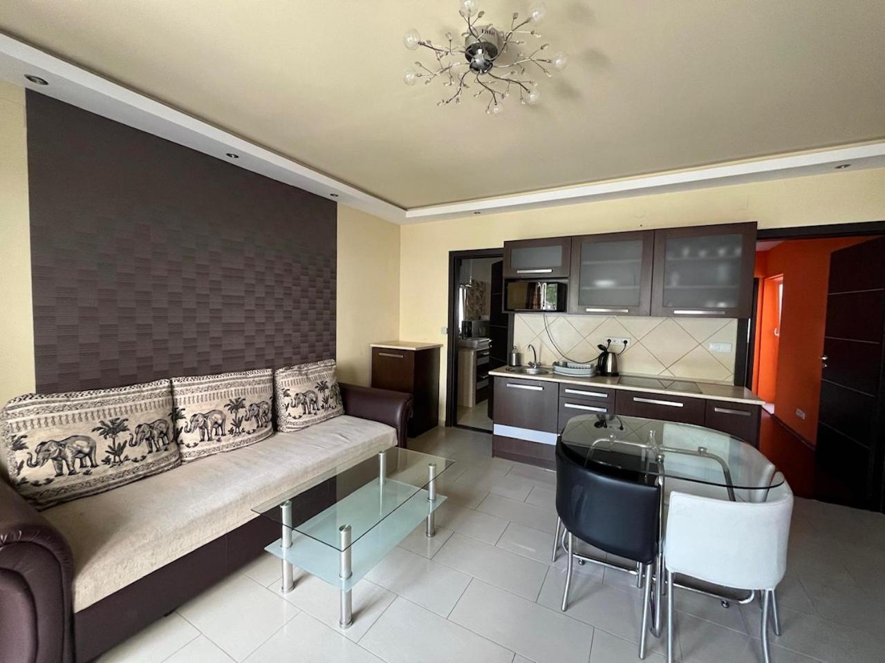 City Apartman Haz Балатонлелле Экстерьер фото